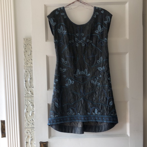 Rachael embroidered low back mini dress - Picture 4 of 10